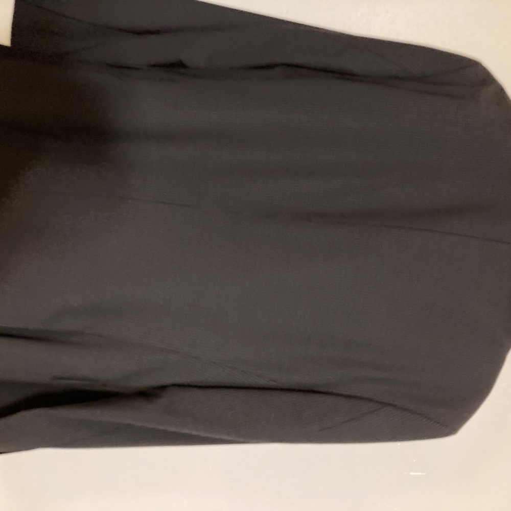 Express Suit - Picture 2 of 9